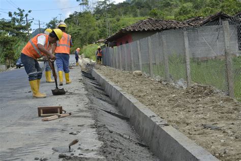 ZAMORA CHINCHIPE VIALZACHIN INICIÓ LA CONSTRUCCIÓN DE CUNETAS EN