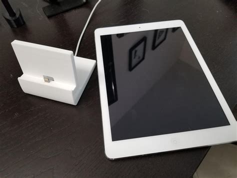 Made a simple charging dock for iPad / iPhone : r/3Dprinting