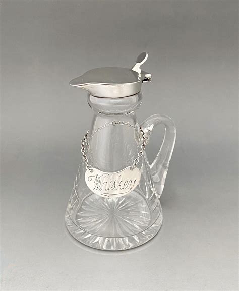 Handsome Silver Whisky Tot with Silver Label - ACA1730 / LA452684