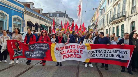 Trabalhadores concentram se junto à Assembleia da República Rádio Pax