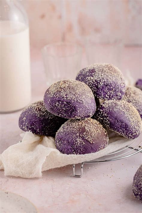 Fluffy Ube Pandesal Filipino Purple Yam Bread Rolls Laptrinhx News