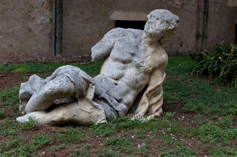 Torso Roman Statue Teatro Olimpico Olympic Theater Vicenza Italy