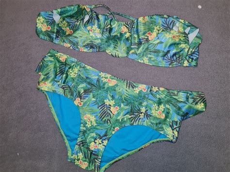 Brazilian Beach Bikini mit hübschem tropischem Print Kaufen