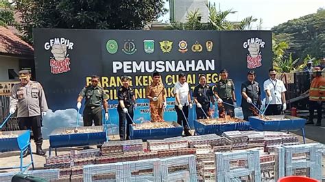 Bea Cukai Dan Pemkab Pasuruan Musnahkan Jutaan Rokok Dan Tembakau Iris