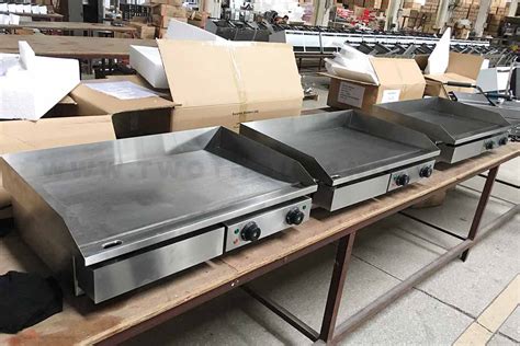 4400W Half Flat And Half Grooved Commercial Electric Griddle TT WE104