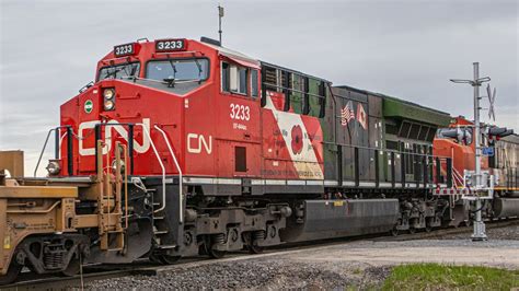 Veterans Railfanning Cn Trains Around Brechin Youtube