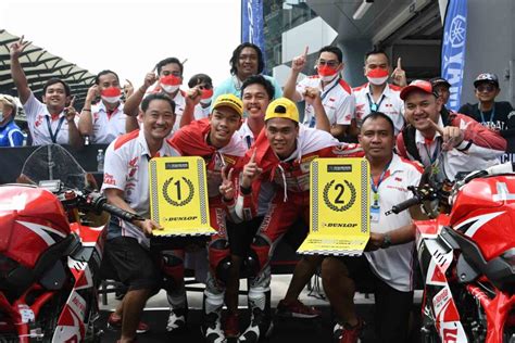 Celebration For Astra Honda Racing Team With 1 2 Fim Asia Road Racing