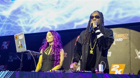 Photos: Sasha Banks and her cousin Snoop Dogg DJ the WWE 2K18 ...