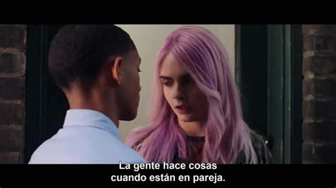 Tráiler de 'Life In A Year' (2020), protagonizada por Cara Delevingne y ...