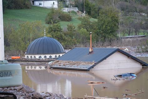 Poplave U Bih Raste Broj Rtava Veliki Broj Povrije Enih I Nestalih