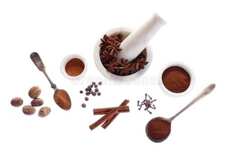 Spices in Whole and Ground Form Stock Photo - Image of nutmeg, aromatic: 204019336