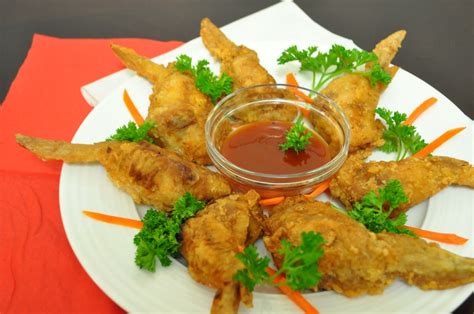 VILLAS SOUP RENDEZVOUS: Stuffed Chicken Wings