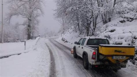 La Nieve Obliga A Circular Con Cadenas En Cuatro Puertos De Monta A