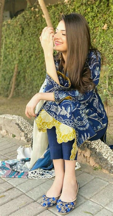 Pin By Beautiful Collection On Muzna Masood Malik Simple Pakistani