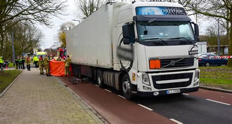 Fietser Overleden Bij Ongeval Met Vrachtwagen Nu Nl