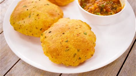 करारी आलू की पूरी की रेसिपी Aloo Puri Potato Alu Flavor Poori