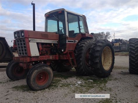 1977 1086 International Tractor