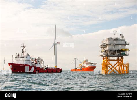 Working On Installing The Walney 1 Offshore Wind Farm Off Barrow In Furness Cumbria Uk Stock