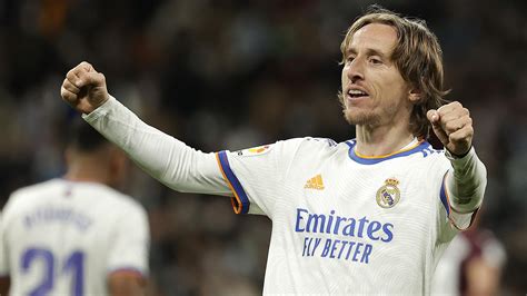 Mercato Liga Luka Modric Prolonge Son Contrat Avec Le Real Madrid