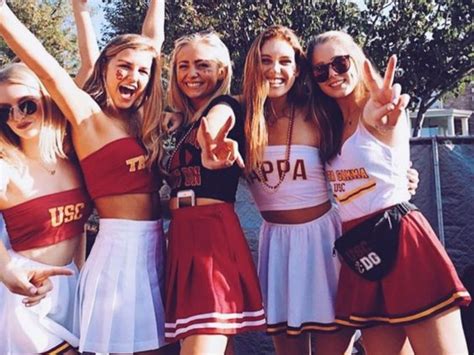 Trendy College Game Day Outfits To Try This Season Housesitworld