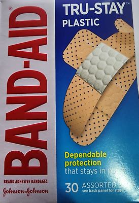 BAND AID Plastic Strips Assorted Sizes 30 Ct Box Oceanone Distributor