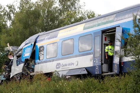 Escalofriante Choque De Trenes Deja Muertos Y Heridos En República