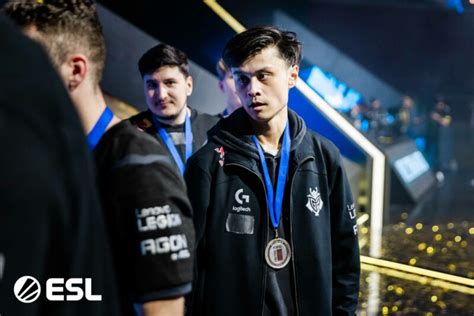 Stewie Destinar Parte Da Premia O Da Iem Dallas Ao Estafe Da G