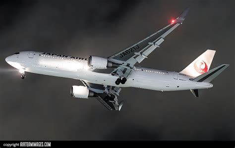 Boeing Er Jal Japan Airlines Ja J Airteamimages