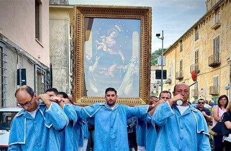 Il Vescovado Maiori Accoglie Con Gioia Il Quadro Della Madonna Di