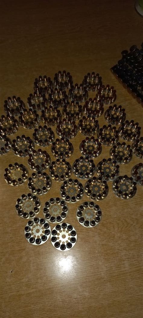 Порохові монтажні патрони та дюбелі до них для монтажного пістолета ...