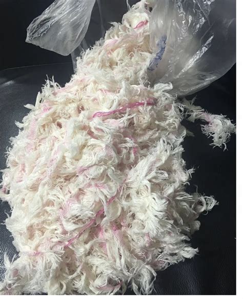 White With Pink Raw Cotton Yarn Waste For Textile Industry Packaging