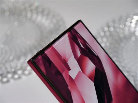 Sharp presenta Aquos Crystal lo smartphone con le cornici più sottili