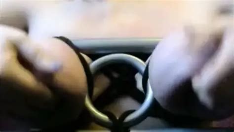 Milf Caliente Bondage De Tetas Jugando Con Las Tetas Naturales De Ferkelchen Xhamster