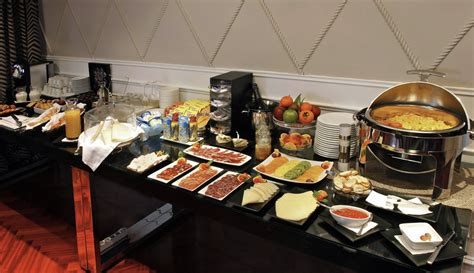 Total 48 Imagen Como Montar Un Buffet De Desayuno Abzlocal Mx