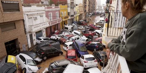 Inundaciones En Espa A Dejan Al Menos Muertos En Valencia