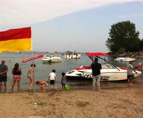 Swimmers Not Happy With Dangerous Boat Parking Woodbine Beach Cbc News