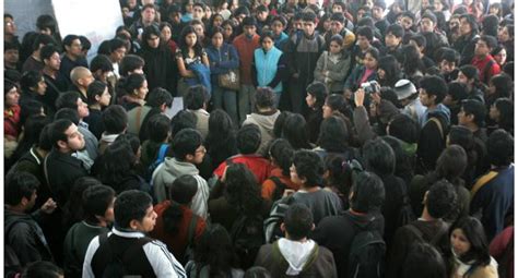 San Marcos Alumnos Toman Facultad En Rechazo A Elección De Nuevo