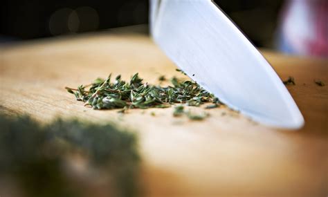 How To Chop Thyme Storables