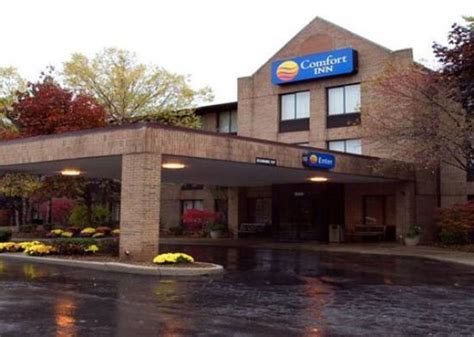 Comfort Inn Livonia - Hotel Reviews, Deals - Livonia, MI - TripAdvisor