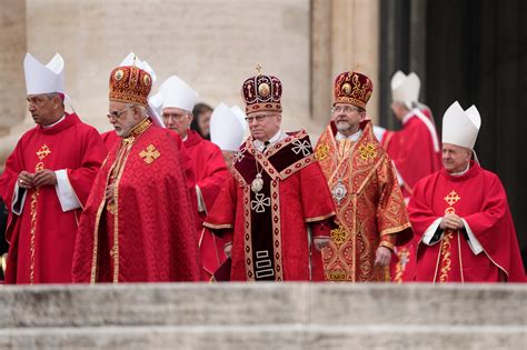 Miles Despiden A Benedicto Xvi En Funeral Celebrado Por Papa Infobae