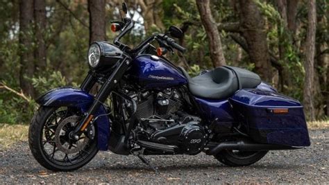 2020 Harley Davidson Road King Review Honest Iron Bike Me