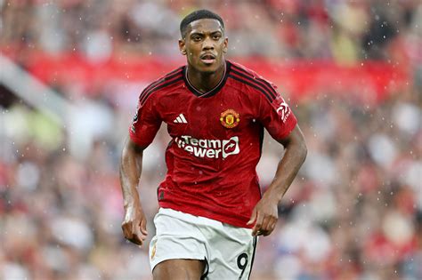 Anthony Martial Wants To Stay At Man Utd On Course To Leave On Free