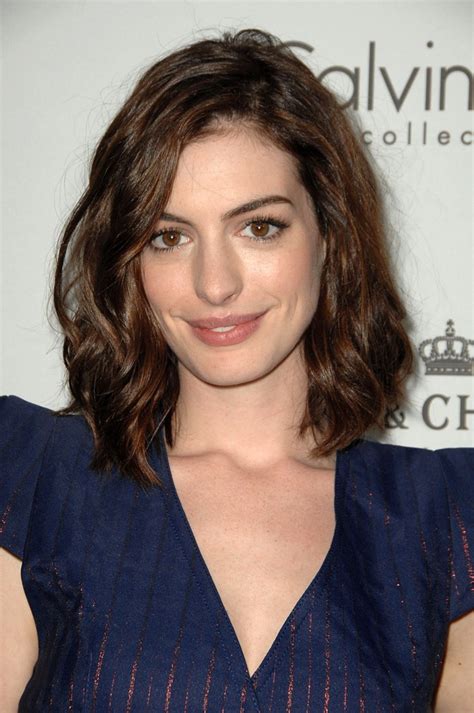 Anne Hathaway Short Hair Anne Hathaway Short Hair Popsugar Beauty