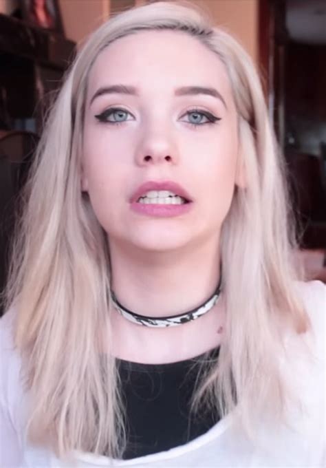Amanda Steele Straight Platinum Blonde Angled Flat Ironed Hairstyle