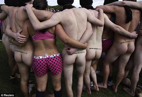 New Zealands Naked Rugby Team Vs Spain Womens Rugby Team Photos Mankind Unplugged