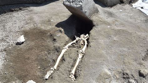 Skeleton of man possibly crushed running from lava found in Pompeii ...