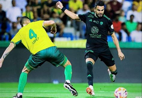 Mahrez lập công đưa Al Ahli lên ngôi đầu