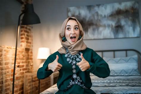 Happy Body Language The Power Of Positive Nonverbal Communication