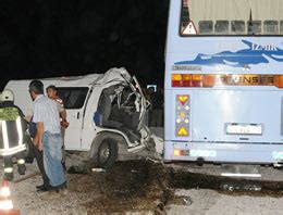 Foça da trafik kazası 2 ölü 1 yaralı Internet Haber