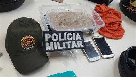 Pol Cia Encontra Droga Em Bolsa Aprende Adolescente E Prende Dois